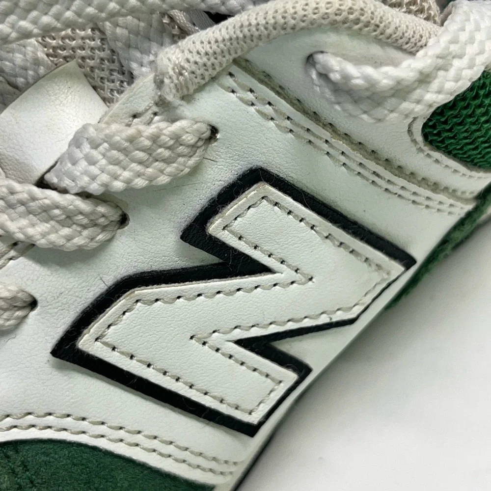 NEW BALANCE 574 RUNNING SUEDE SNEAKERS YOUTH GREEN/WHITE‎ SZ 3.5 ATHLETIC CAUSAL